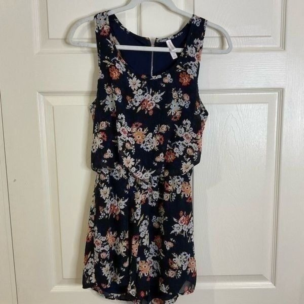 Xhilaration Navy Blue Floral‎ Romper Size Small